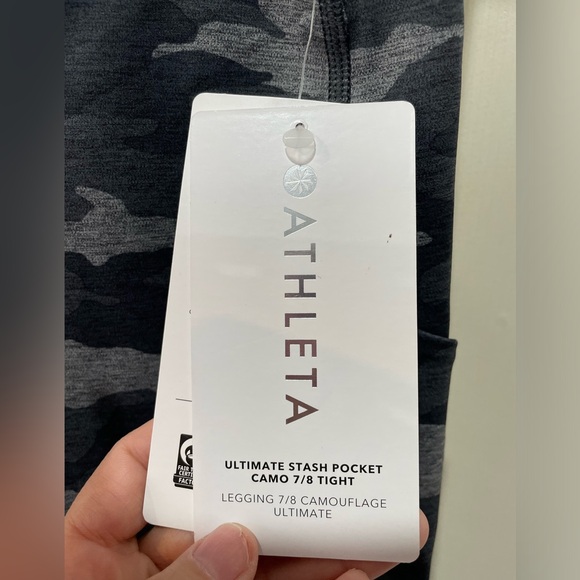 NWT Athleta Women’s Ultimate Camo 7/8 Tights Grey Workout Leggings size small - Picture 5 of 10